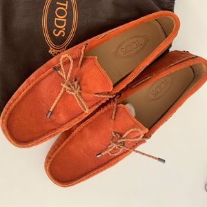 Tod’s timeless gommino suede driving shoes